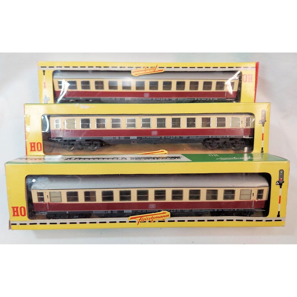 FLEISCHMANN PASSENGER CAR 3 pc Set HO VINTAGE 1960 1500T Lighted